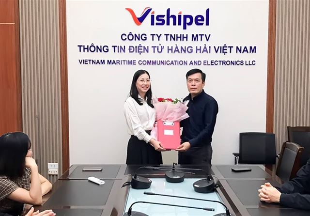Lễ công bố Quyết định Điều động và bổ nhiệm Bà Vũ Thị Bích Thủy giữ chức vụ Trưởng phòng Kế hoạch Đầu tư Công ty VISHIPEL