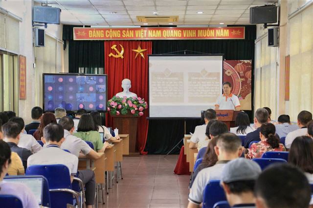 Đảng ủy Công ty tổ chức học tập, quán triệt Nghị quyết số 79-NQ/TW của Bộ Chính trị