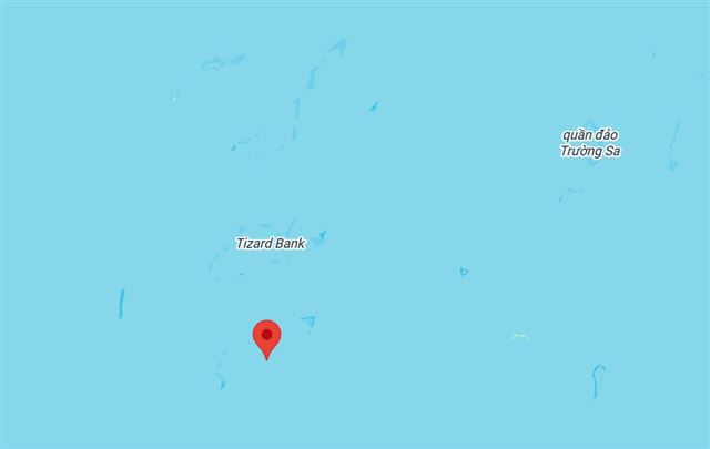 Tàu cá QNG 90513 TS mắc cạn tại khu vực đảo Sinh Tồn