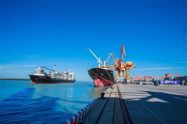 Về việc di dời thuyền gỗ chìm đắm tại khu vực phao báo hiệu số 17 luồng hàng hải Hòn Gai - Cái Lân