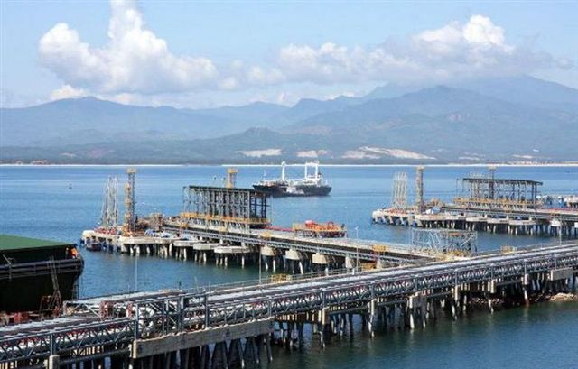 Về thông số kỹ thuật của luồng tàu, vùng quay tàu, vùng đón trả hoa tiêu bến 49.000DWT cảng xăng dầu DKC