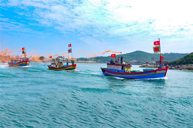 Dự báo thời tiết biển phục vụ các tuyến vận tải thủy từ bờ ra đảo cho 24 giờ kể từ 07 giờ ngày 03/06/2025.