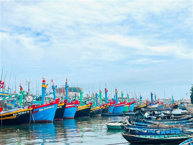 Dự báo thời tiết biển phục vụ các tuyến vận tải thủy từ bờ ra đảo cho 24 giờ kể từ 07 giờ ngày 15/03/2026.