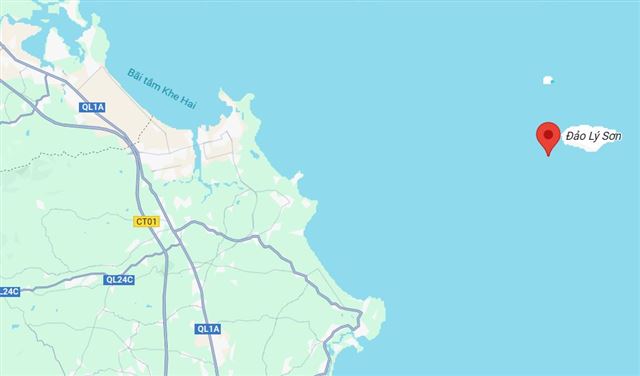 Tìm kiếm thuyền viên mất tích trên biển sau khi tàu mắc cạn