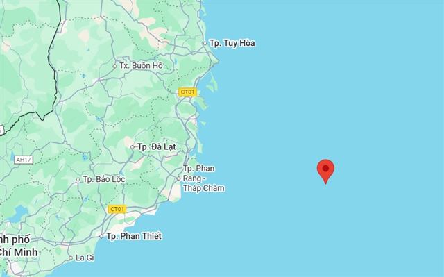 Liên tiếp nhiều tàu cá gặp sự cố hỏng máy thả trôi trên biển