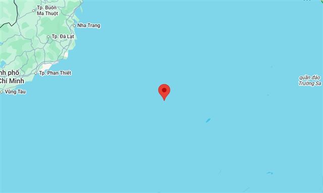 Hỗ trợ tàu cá KH 92259 TS hỏng máy trên biển