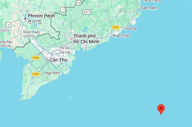 Hỗ trợ tàu cá BĐ 91052 TS hỏng máy thả trôi