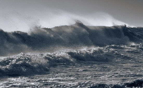 Tin dự báo gió mạnh, sóng lớn và mưa dông trên biển (Tin phát lúc 04h00 ngày 14/11/2025)